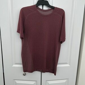 Ash red men’s lululemon t-shirt size medium